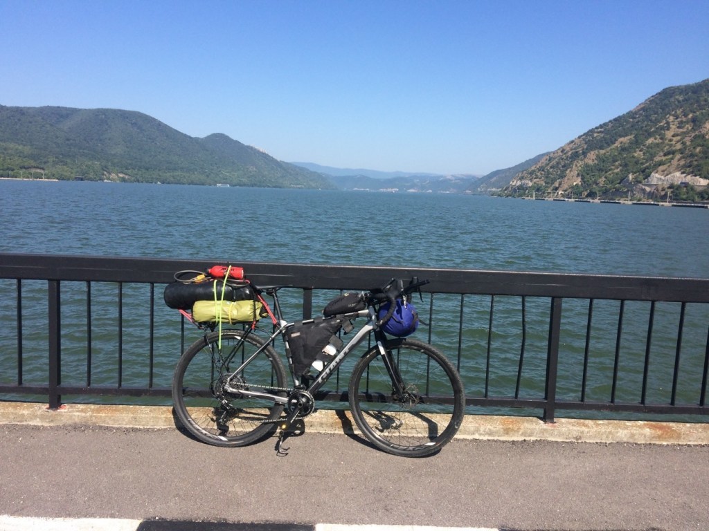 Day 4 – Kladovo (SRB) to Casa Valea Cernei (RO): Behind the old&nbsp;curtain