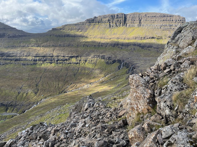 Into the mountains on&nbsp;Borðoy